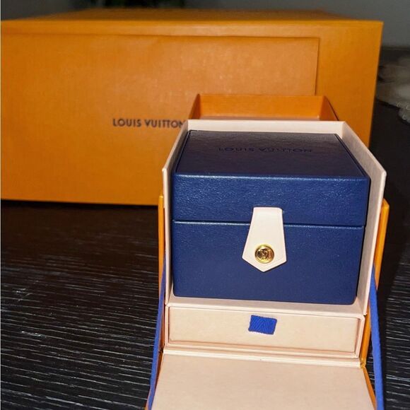 Louis Vuitton 18kt Rose Gold Monogram LV & Diamond earrings Authentic + Box - Picture 7 of 14